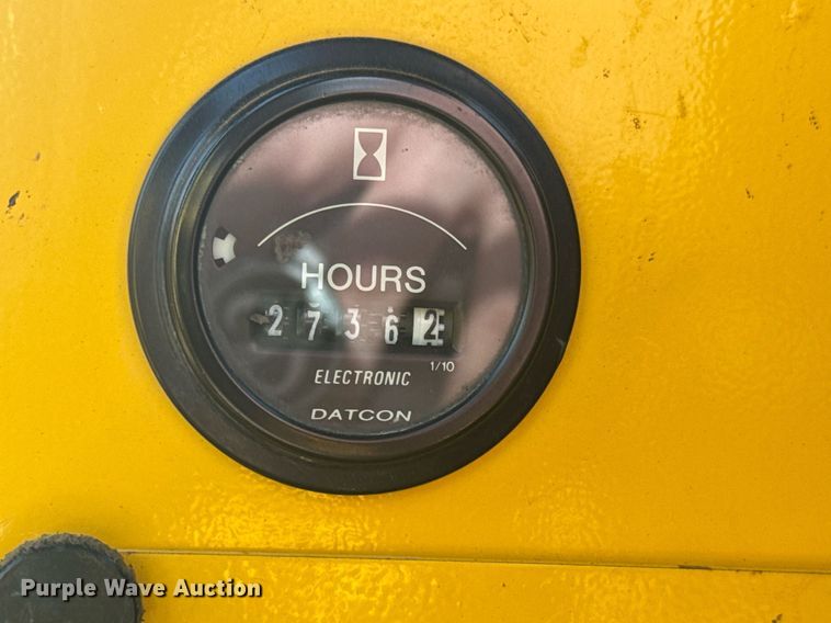 image for item DO0423 2010 Superior Broom DT80CT broom