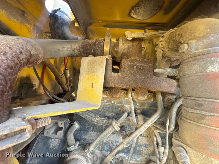 image for item DO0423 2010 Superior Broom DT80CT broom