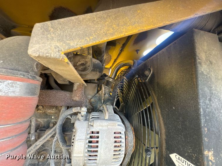 image for item DO0423 2010 Superior Broom DT80CT broom