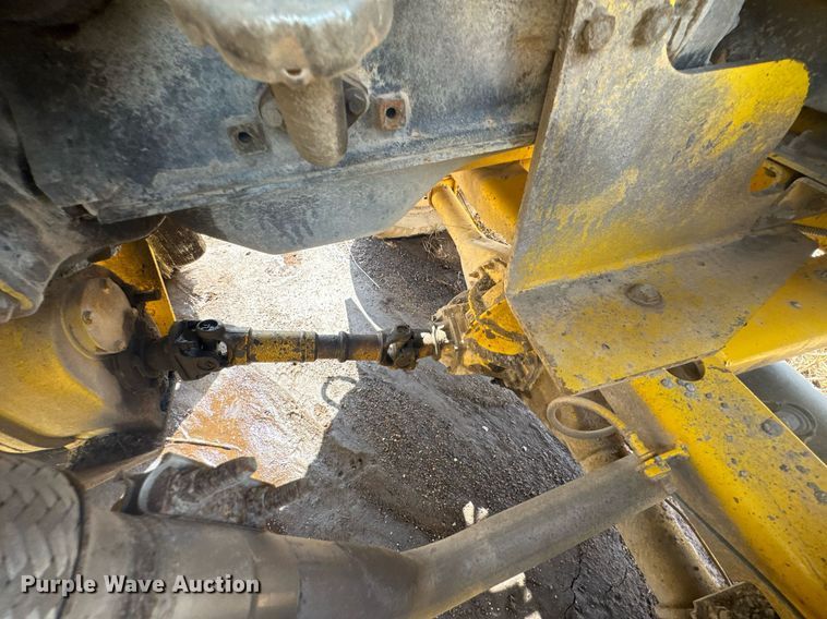 image for item DO0423 2010 Superior Broom DT80CT broom