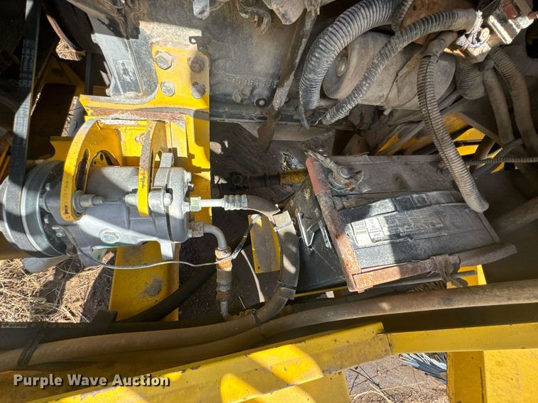 image for item DO0423 2010 Superior Broom DT80CT broom