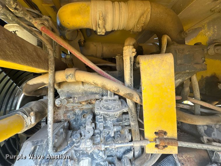 image for item DO0423 2010 Superior Broom DT80CT broom