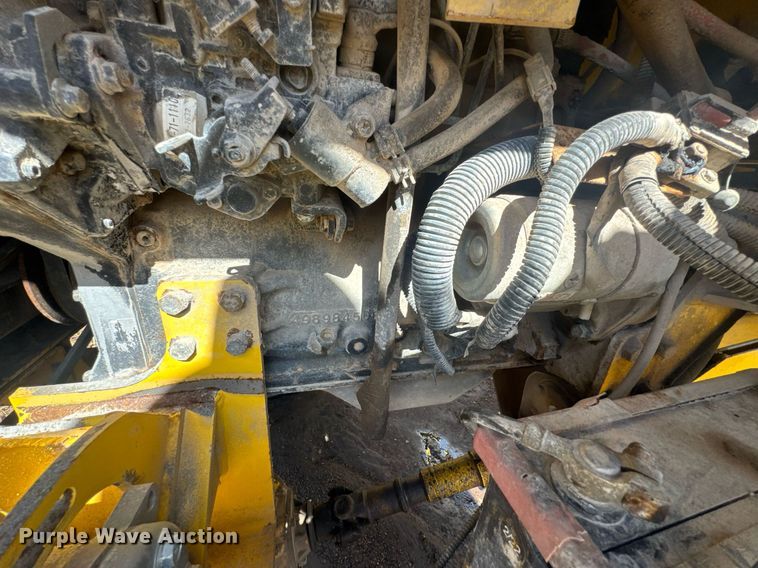 image for item DO0423 2010 Superior Broom DT80CT broom