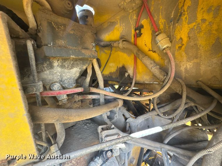 image for item DO0423 2010 Superior Broom DT80CT broom