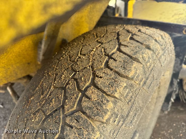 image for item DO0423 2010 Superior Broom DT80CT broom