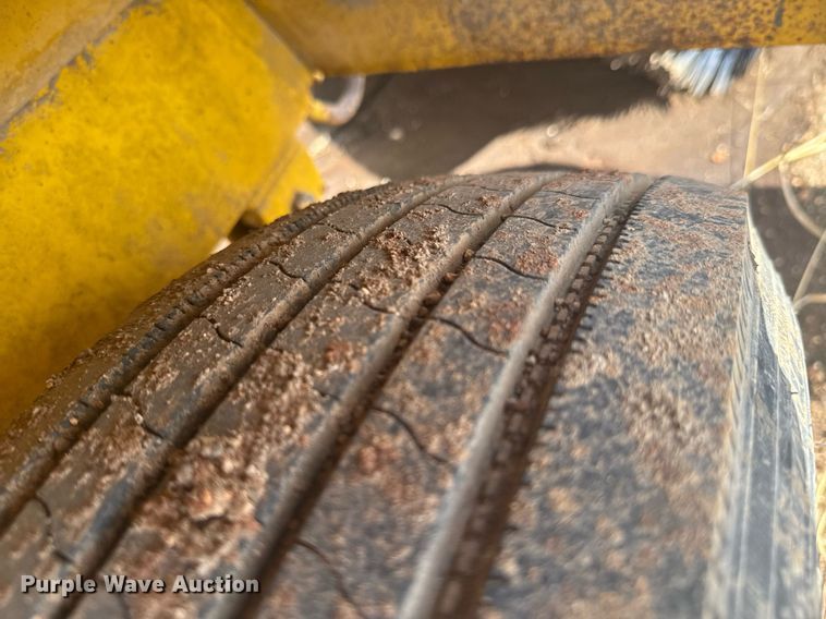 image for item DO0423 2010 Superior Broom DT80CT broom