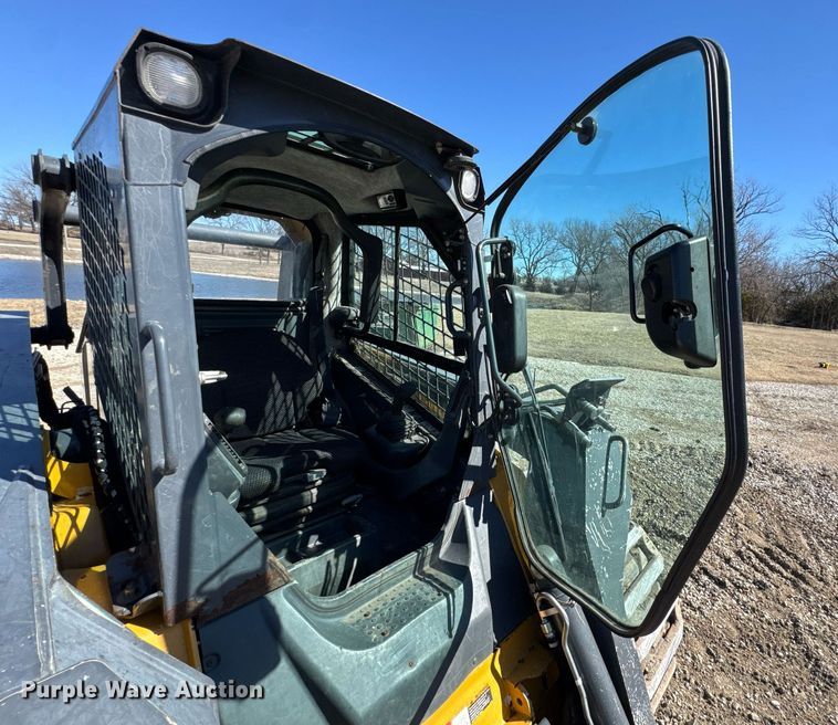 image for item DO0425 2011 John Deere 328D skid steer loader