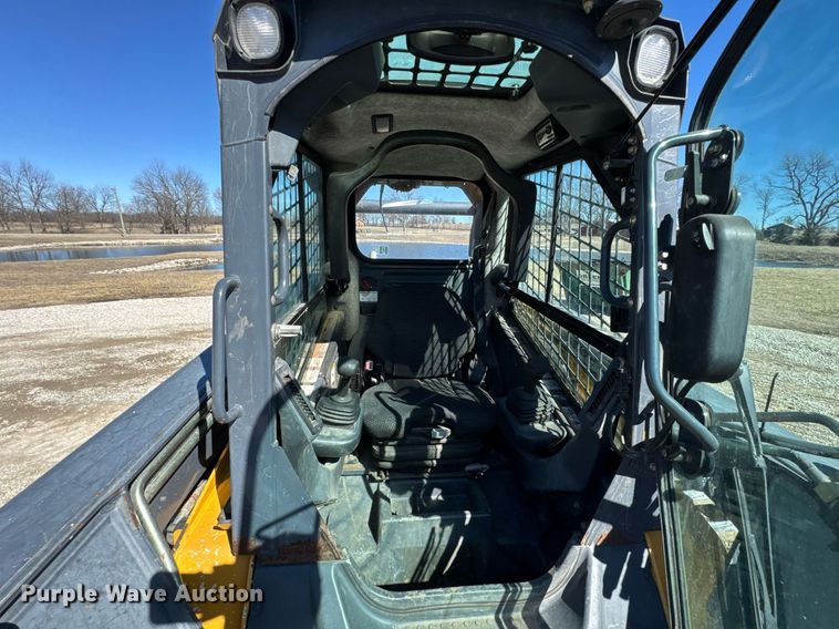 image for item DO0425 2011 John Deere 328D skid steer loader