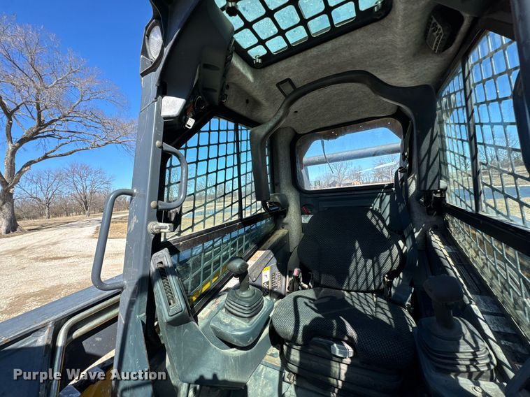 image for item DO0425 2011 John Deere 328D skid steer loader