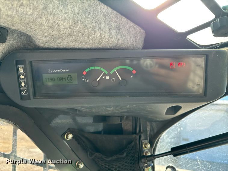 image for item DO0425 2011 John Deere 328D skid steer loader