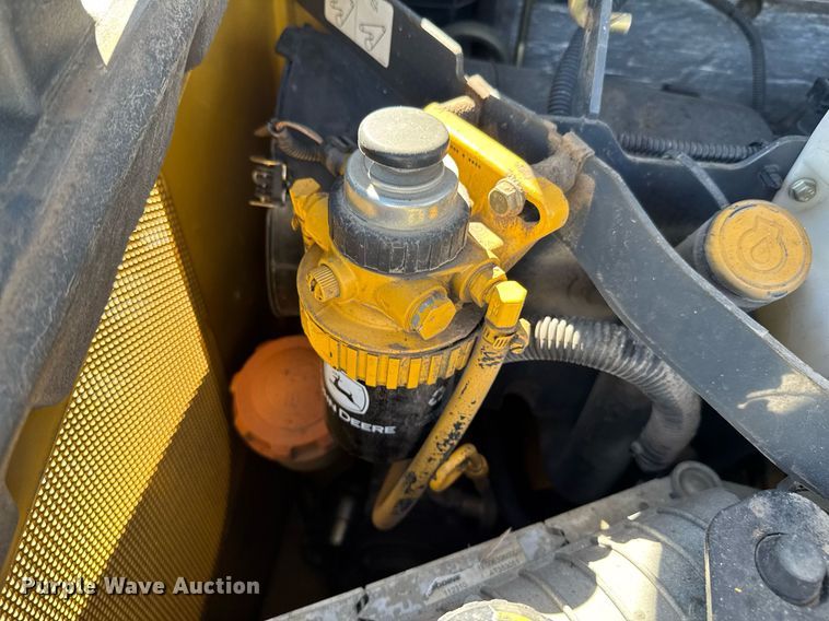 image for item DO0425 2011 John Deere 328D skid steer loader