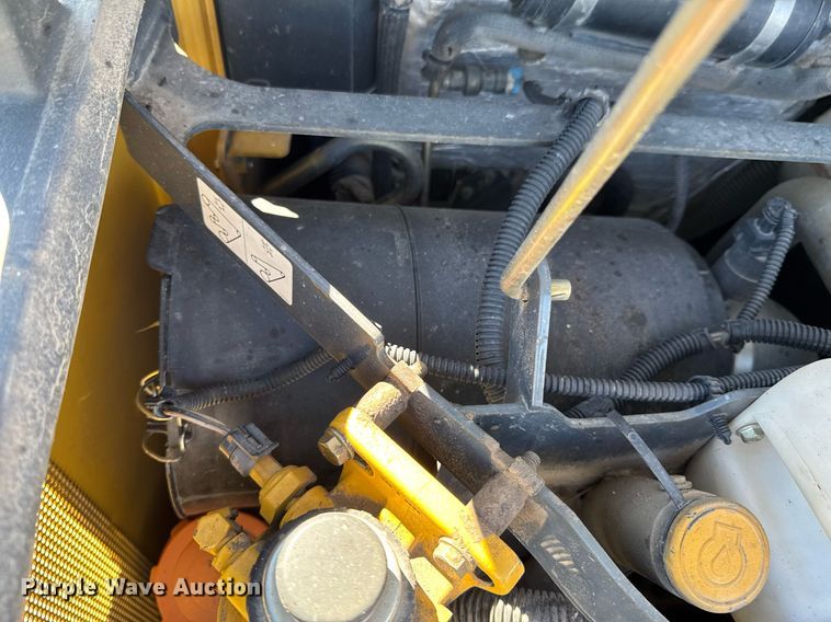 image for item DO0425 2011 John Deere 328D skid steer loader