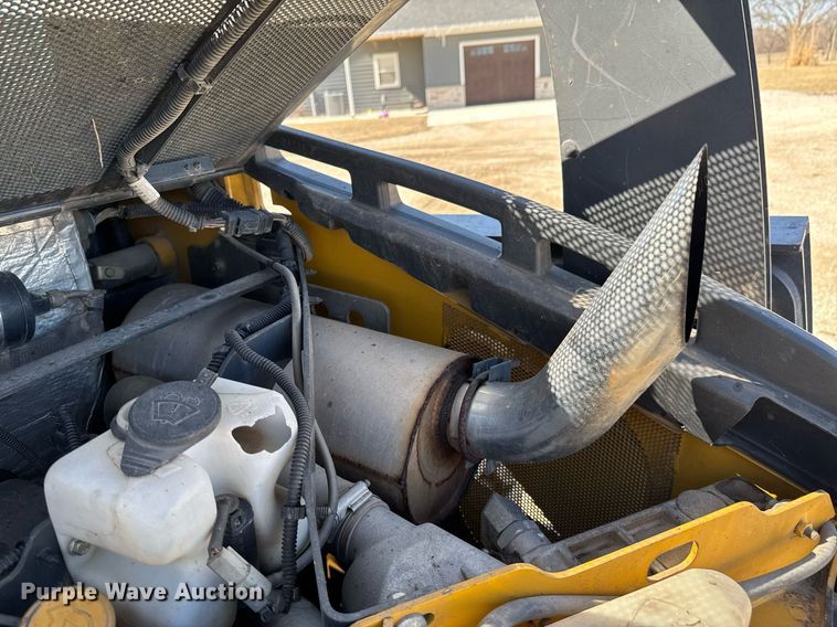 image for item DO0425 2011 John Deere 328D skid steer loader