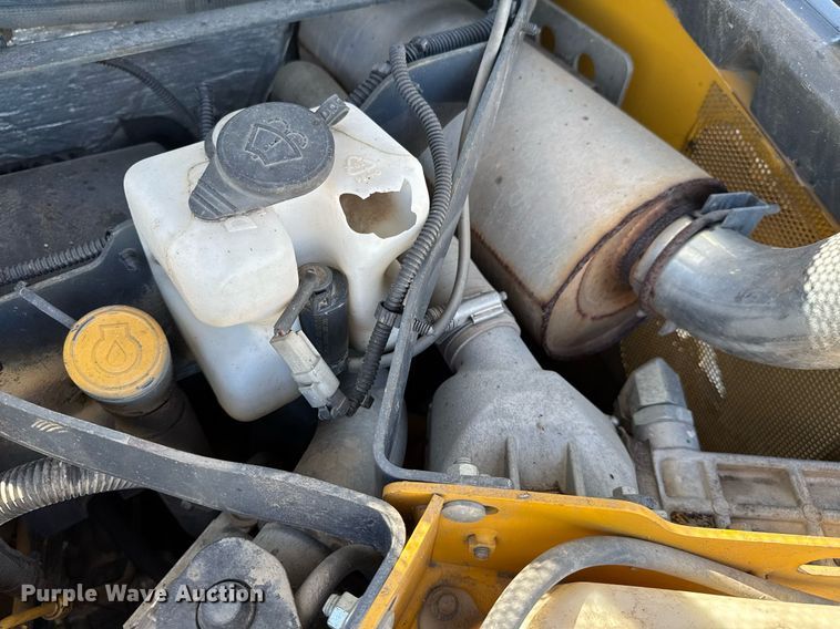 image for item DO0425 2011 John Deere 328D skid steer loader