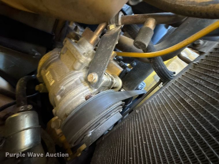 image for item DO0425 2011 John Deere 328D skid steer loader