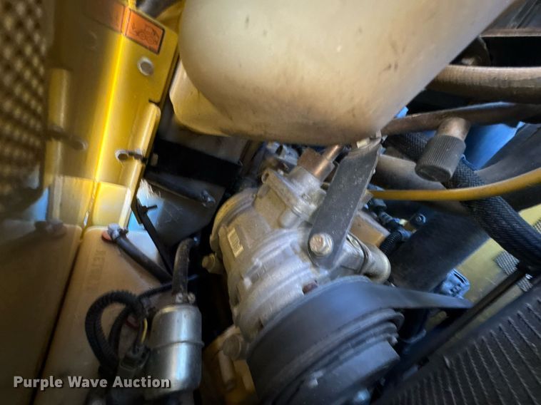 image for item DO0425 2011 John Deere 328D skid steer loader