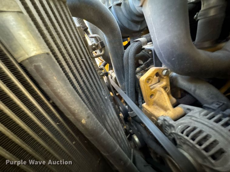 image for item DO0425 2011 John Deere 328D skid steer loader