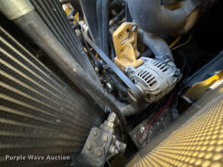 image for item DO0425 2011 John Deere 328D skid steer loader