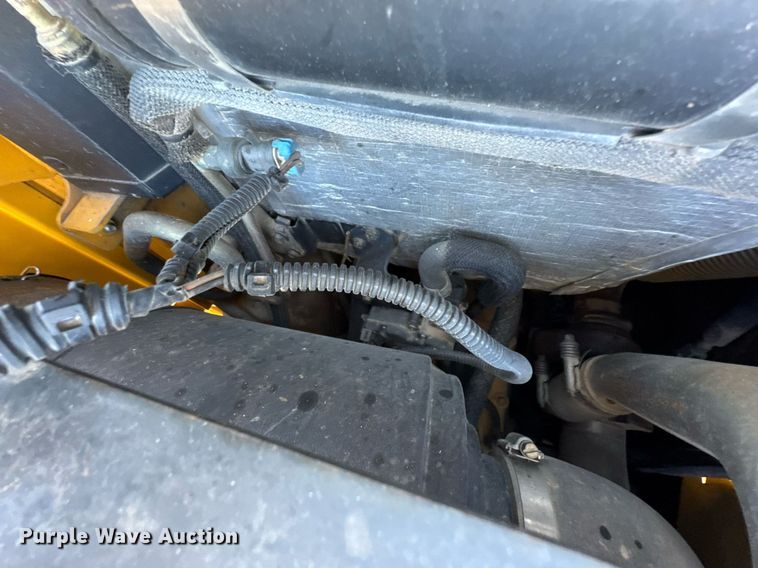 image for item DO0425 2011 John Deere 328D skid steer loader