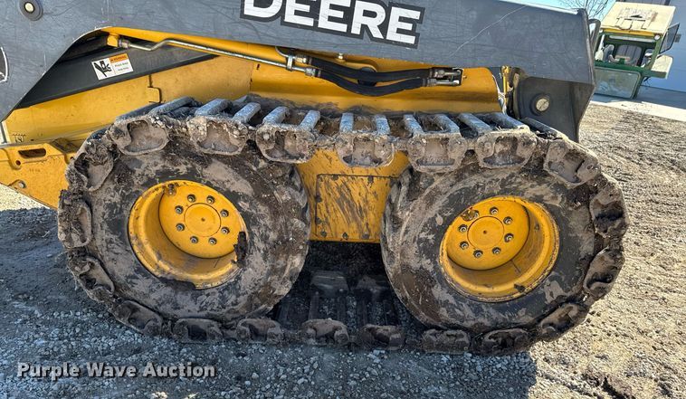 image for item DO0425 2011 John Deere 328D skid steer loader