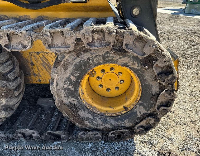 image for item DO0425 2011 John Deere 328D skid steer loader