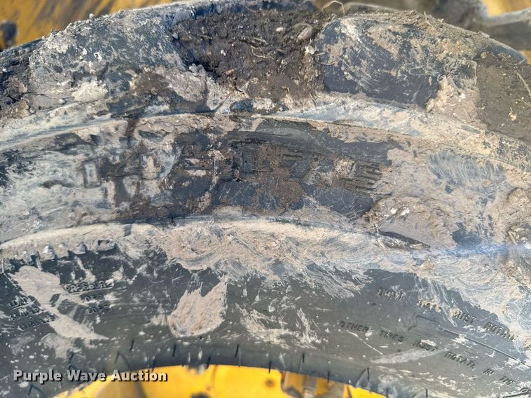 image for item DO0425 2011 John Deere 328D skid steer loader