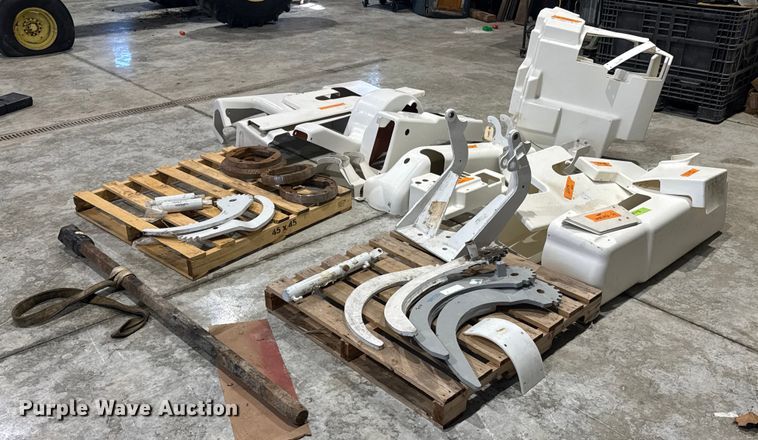 image for item DO0427 Terex digger derrick truck parts