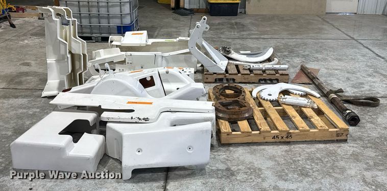 image for item DO0427 Terex digger derrick truck parts