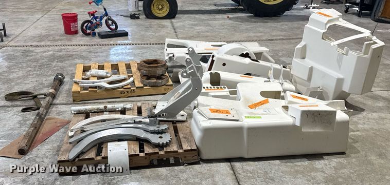 image for item DO0427 Terex digger derrick truck parts