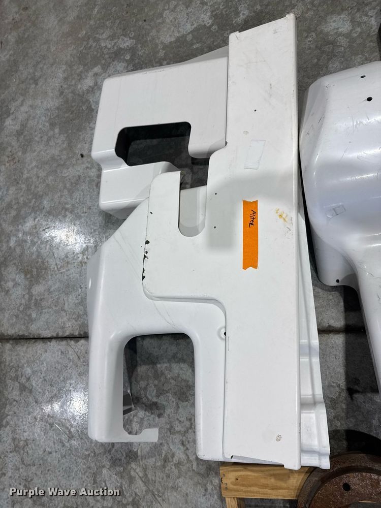 image for item DO0427 Terex digger derrick truck parts