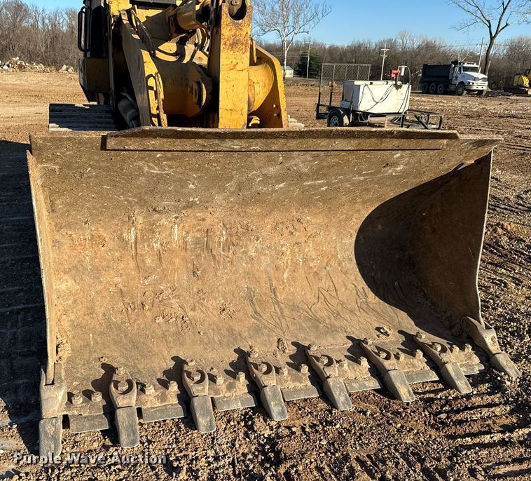 image for item DO0430 2001 Caterpillar 963C track loader