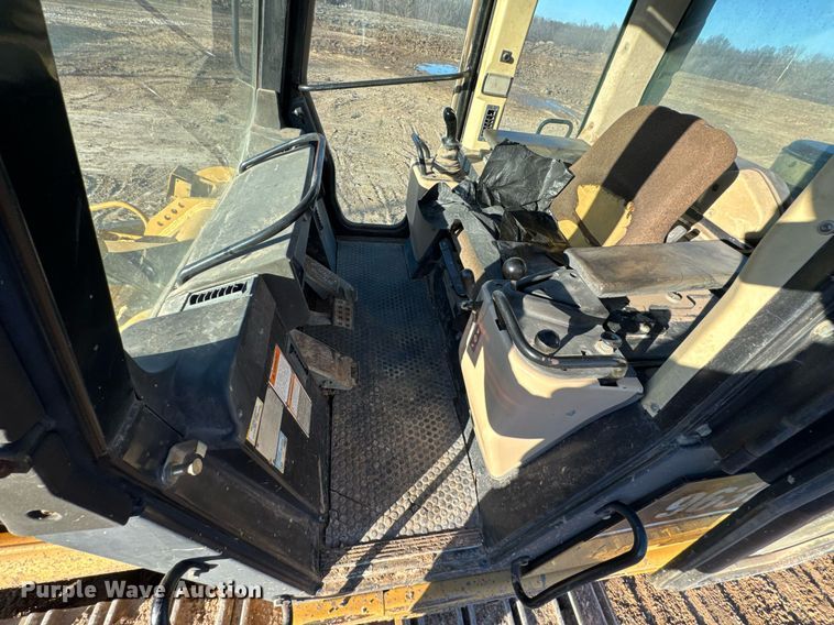 image for item DO0430 2001 Caterpillar 963C track loader