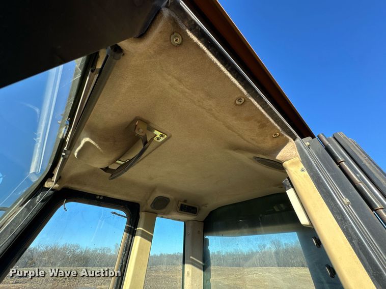 image for item DO0430 2001 Caterpillar 963C track loader