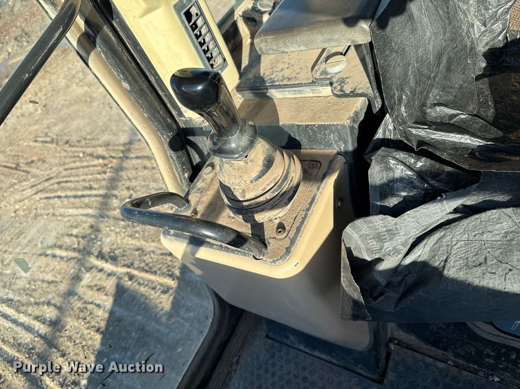 image for item DO0430 2001 Caterpillar 963C track loader