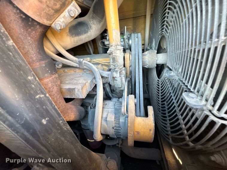 image for item DO0430 2001 Caterpillar 963C track loader