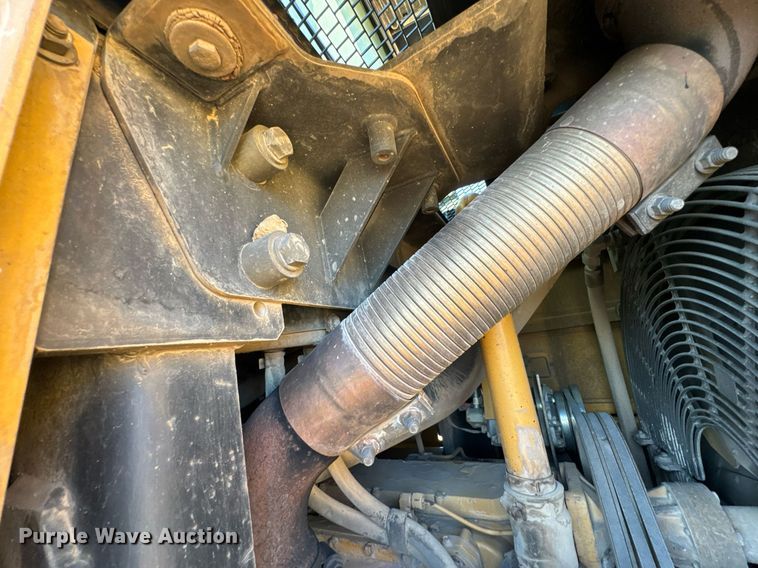 image for item DO0430 2001 Caterpillar 963C track loader