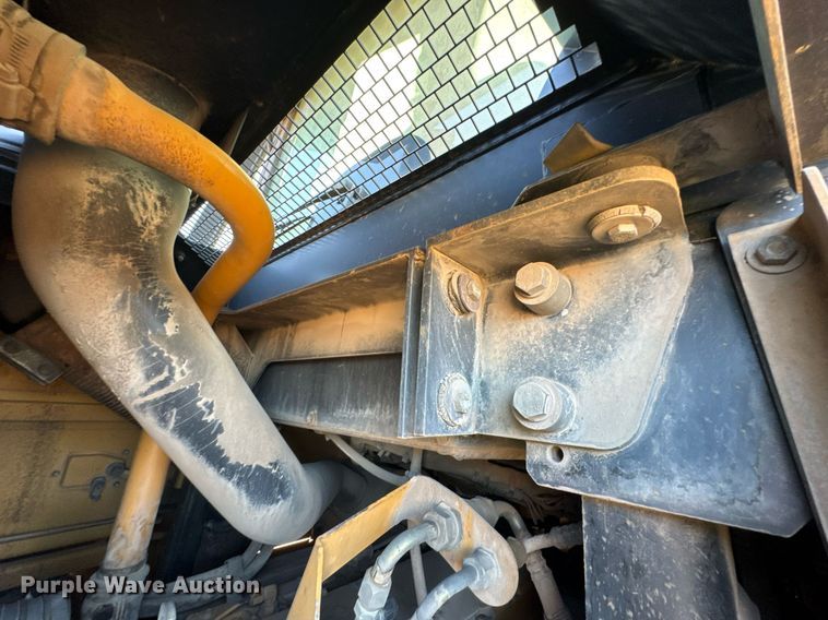 image for item DO0430 2001 Caterpillar 963C track loader