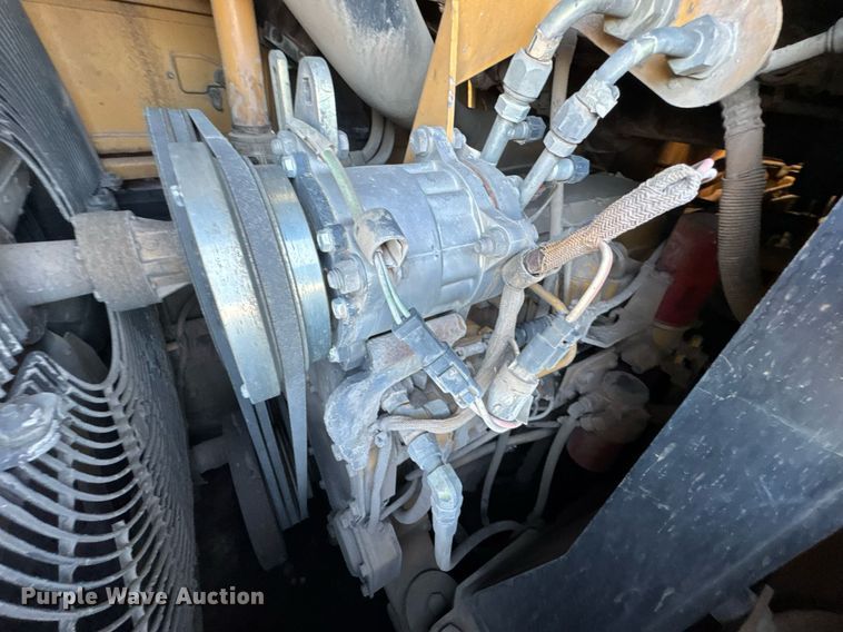 image for item DO0430 2001 Caterpillar 963C track loader