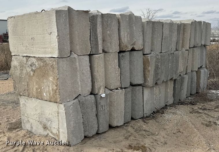 image for item DO1769 (24) concrete edge bunker blocks
