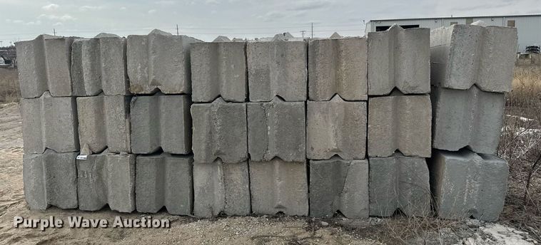 image for item DO1769 (24) concrete edge bunker blocks