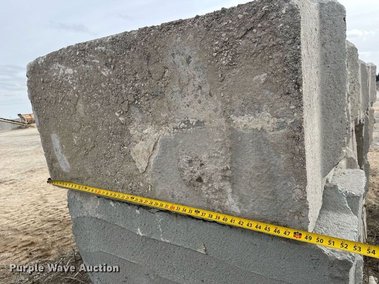 image for item DO1769 (24) concrete edge bunker blocks