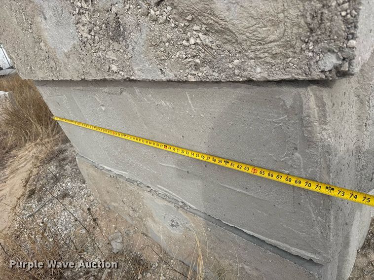 image for item DO1771 (16) concrete edge bunker blocks