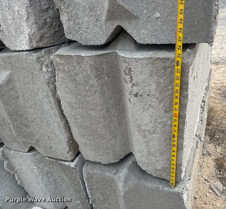 image for item DO1771 (16) concrete edge bunker blocks