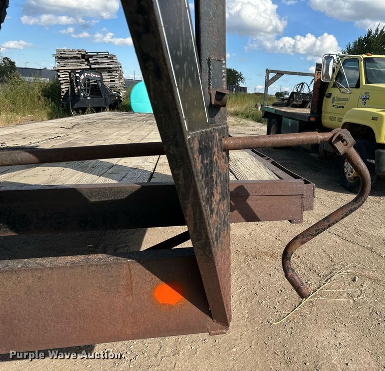 image for item DP8499 1989 Boss Trailer 828FGN flatbed trailer