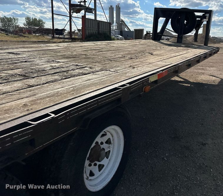 image for item DP8499 1989 Boss Trailer 828FGN flatbed trailer