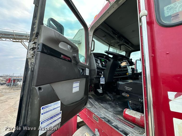 image for item DQ6628 2014 Kenworth W900 ready mix truck