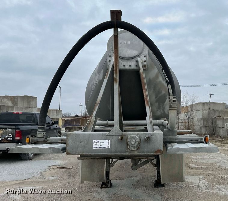 image for item DQ6629 1998 Fruehauf HAB-HE2-J1000 pneumatic dry bulk trailer