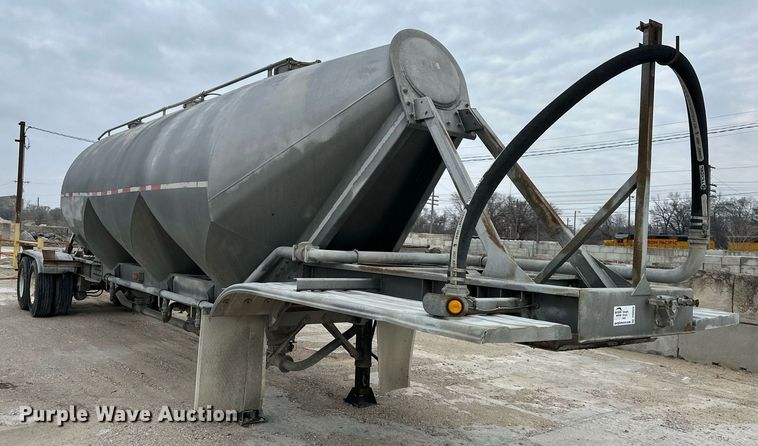 image for item DQ6629 1998 Fruehauf HAB-HE2-J1000 pneumatic dry bulk trailer