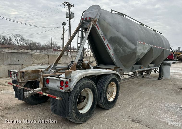 image for item DQ6629 1998 Fruehauf HAB-HE2-J1000 pneumatic dry bulk trailer