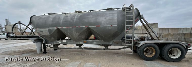 image for item DQ6629 1998 Fruehauf HAB-HE2-J1000 pneumatic dry bulk trailer